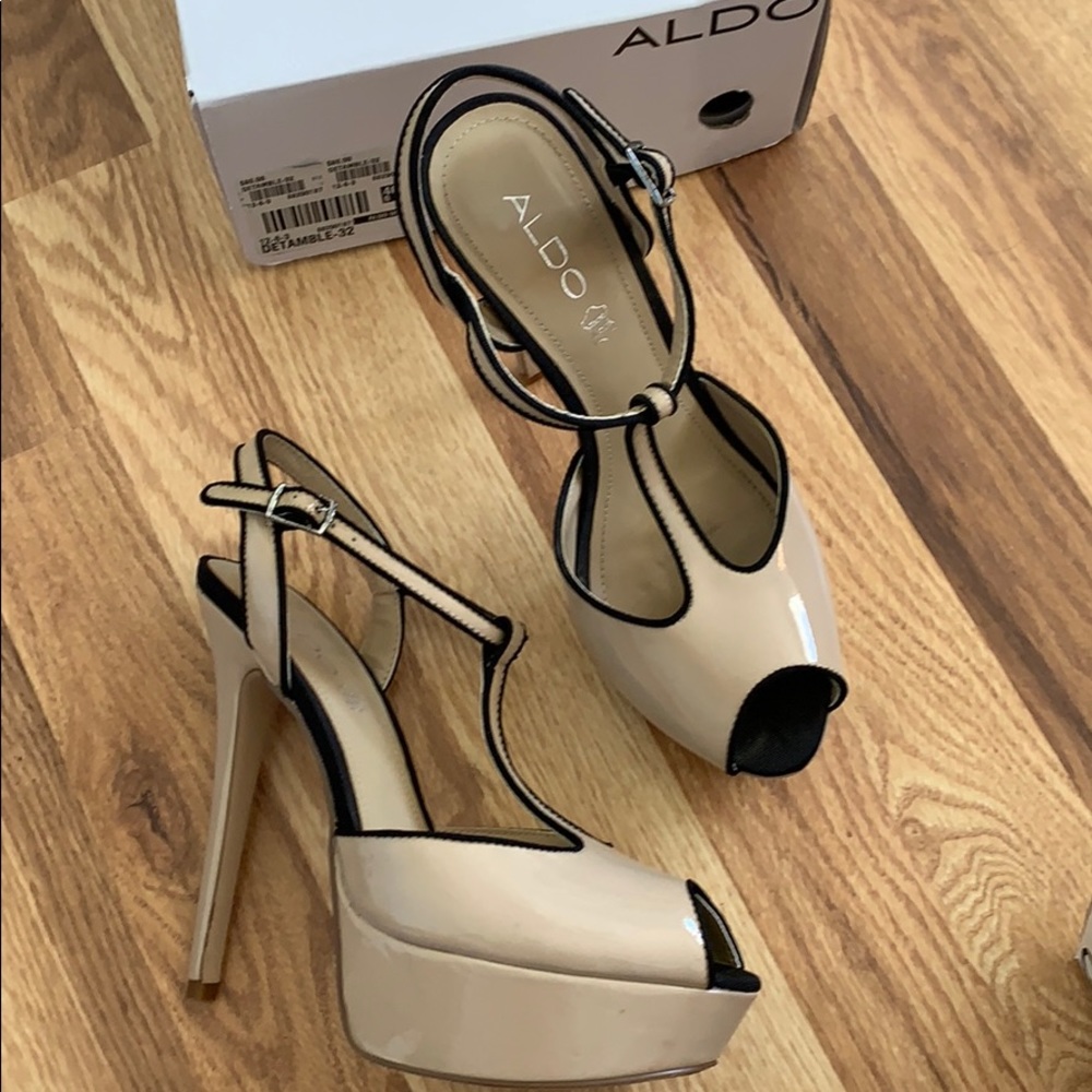 Aldo Nude peep toe t-strap platform heels